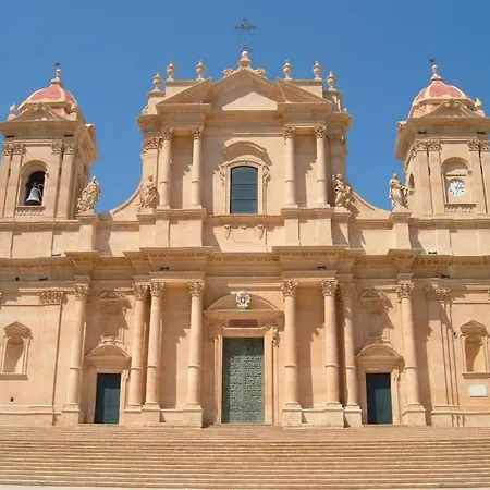 Calma * Noto